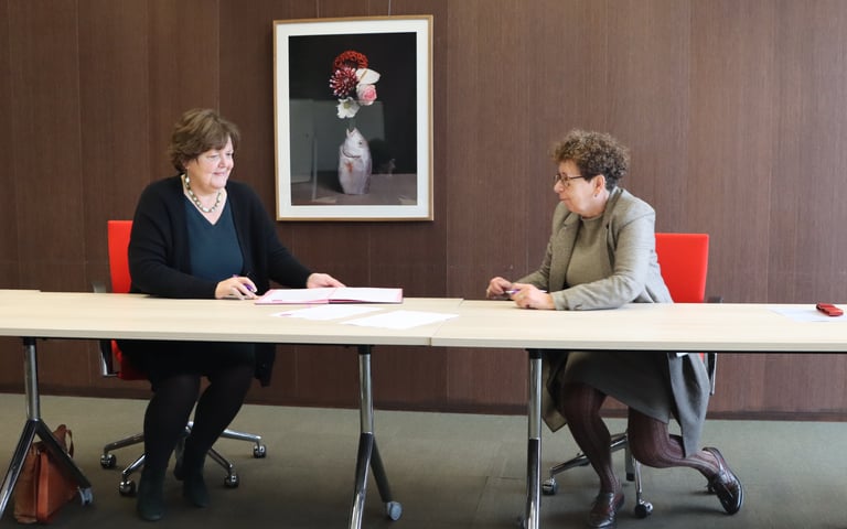 Slachtofferhulp Nederland en GGD regio Utrecht leggen samenwerking officieel vast