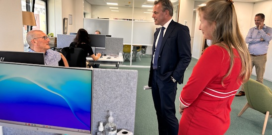 Minister Harbers bezoekt Slachtofferhulp